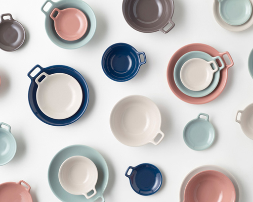 nendo's totte-plates have handles, making them easier to carry + store