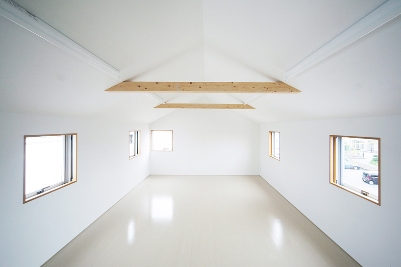 shuhei-goto-architects-house-in-kosai-japan-designboom-02