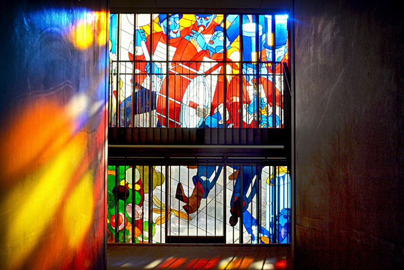 stefan-glerum-stained-glass-amsterdam-ymere-designboom-03