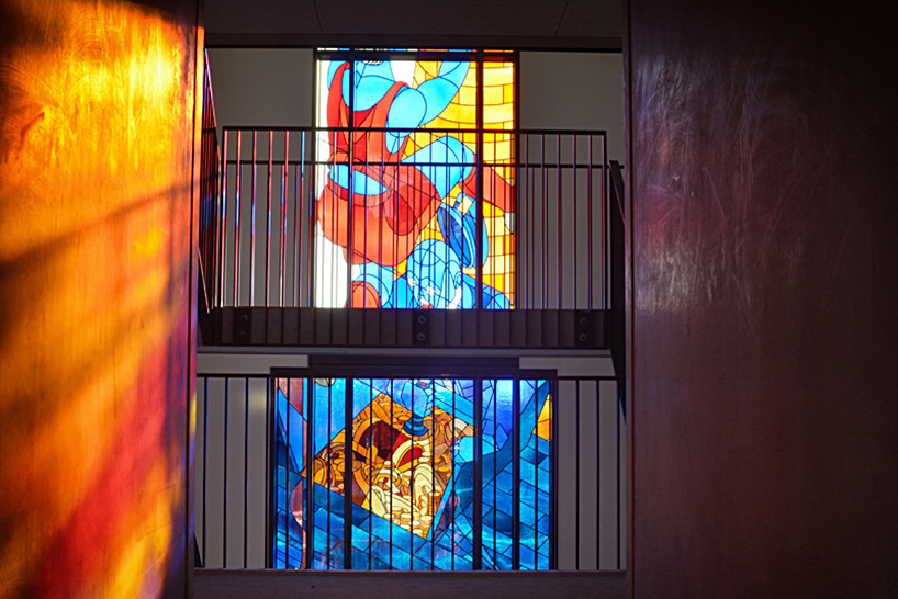 stefan-glerum-stained-glass-amsterdam-ymere-designboom-07