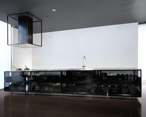 tokujin yoshioka finesses transparent cookspace for toyo kitchen style