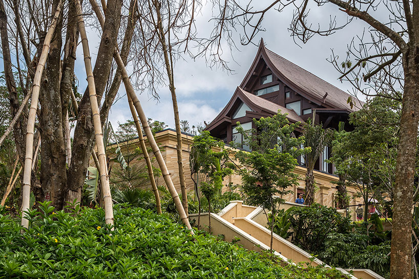 OAD places wanda vista xishuangbanna resort in china's lush mountainside