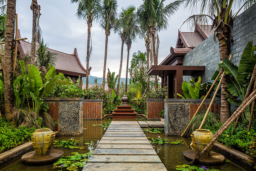 OAD places wanda vista xishuangbanna resort in china's lush mountainside
