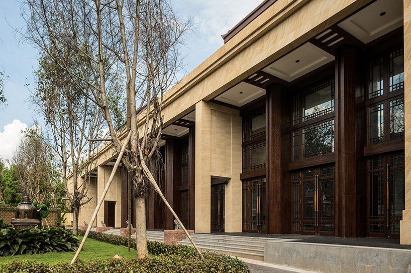 OAD places wanda vista xishuangbanna resort in china's lush mountainside