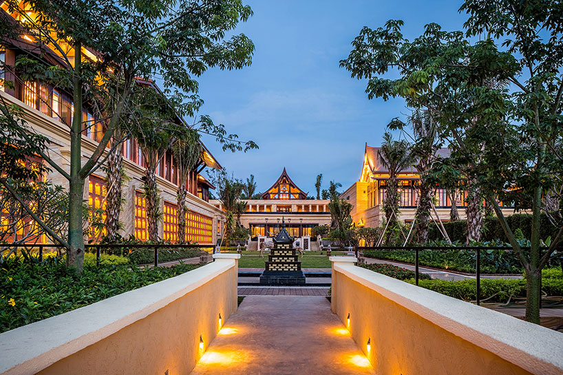 OAD places wanda vista xishuangbanna resort in china's lush mountainside