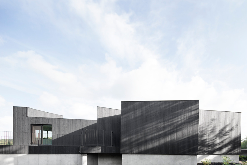 alain-carle-architecte-la-heronniere-house-designboom-02