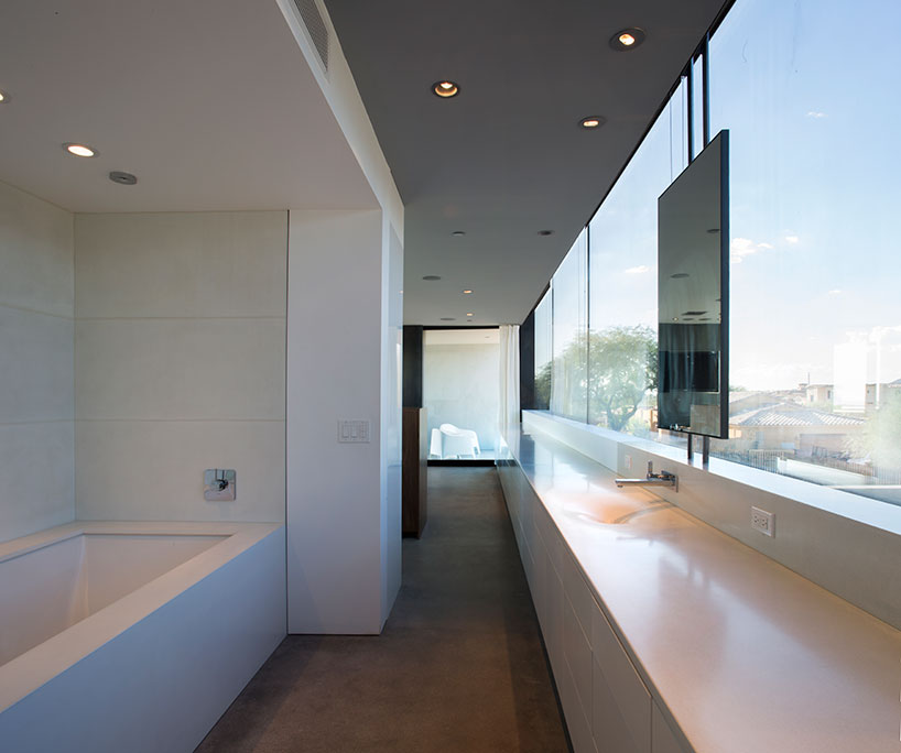 chen + suchart studio reflect desert landscapes on the staab residence