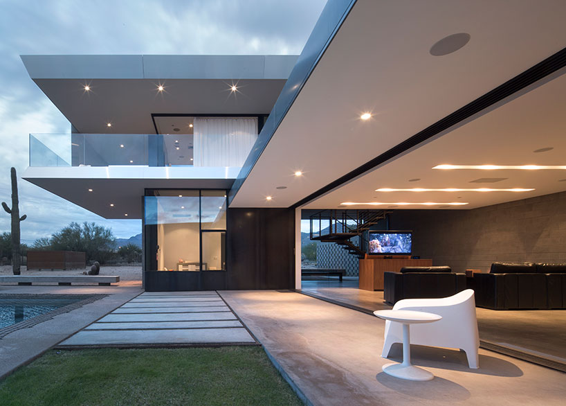 chen + suchart studio reflect desert landscapes on the staab residence