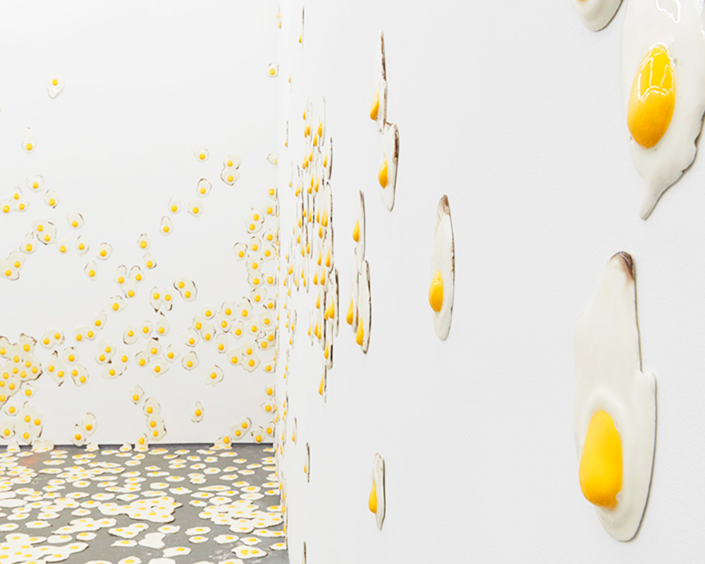 christopher chiappa fills kate werble gallery with 7,000 fried eggs