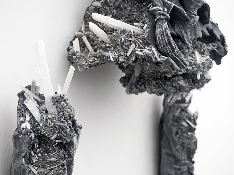 daniel-arsham-baro-galeria-untitled-art-fair-miami-designboom-012