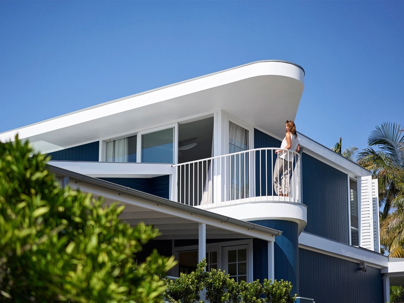 luigi rosselli places breezy beach bungalow on stilts in australia