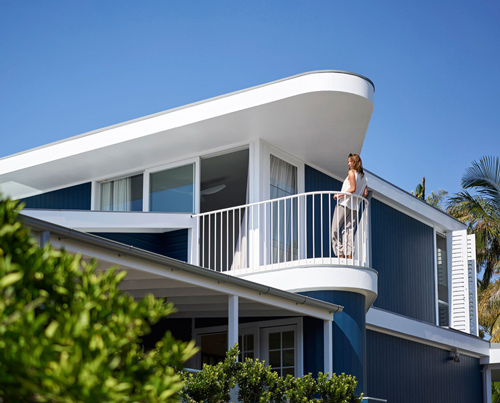 luigi rosselli places breezy beach bungalow on stilts in australia