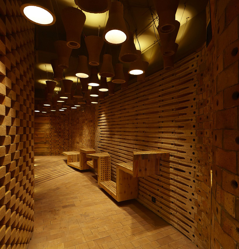 sfurna designs hammer anvil stirrup demo room rajkot india designboom