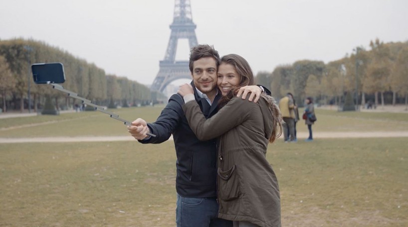 stikbox iPhone case transforms into full-length selfie stick