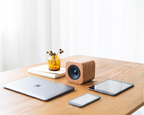 sugr cube Wi-Fi speaker uses tilt and flip gestures to control music