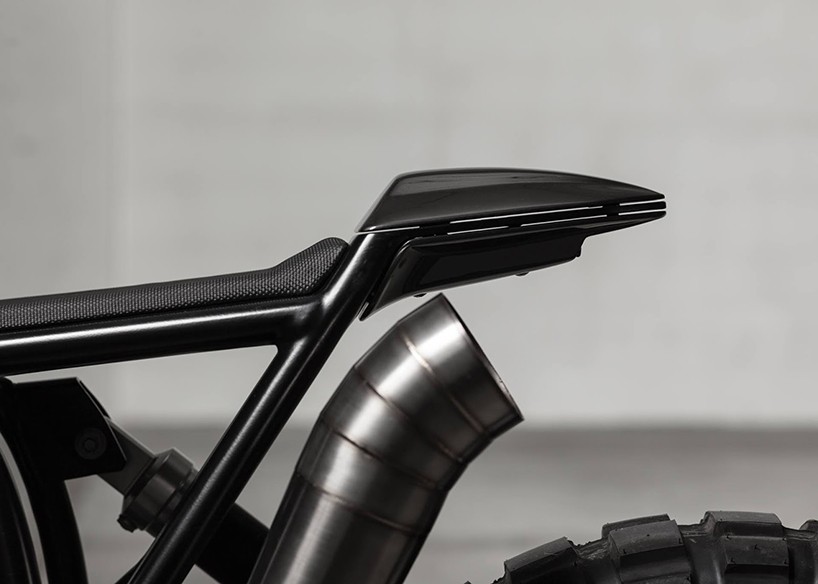 vagabund-BMW-R100R-custom-motorcycle-designboom-06