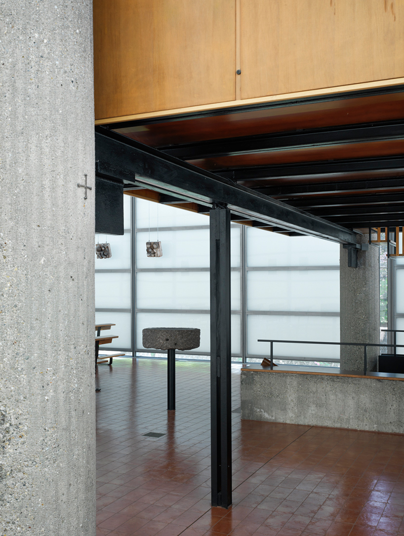 SBG-architetti-the-glass-church-la-chiesa-di-vetro-baranzate-italy-designboom-02