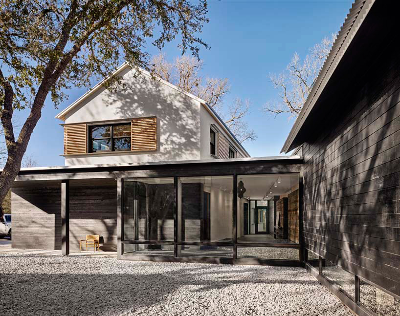 aamodt / plumb designs & builds modern texas prefab in a single year
