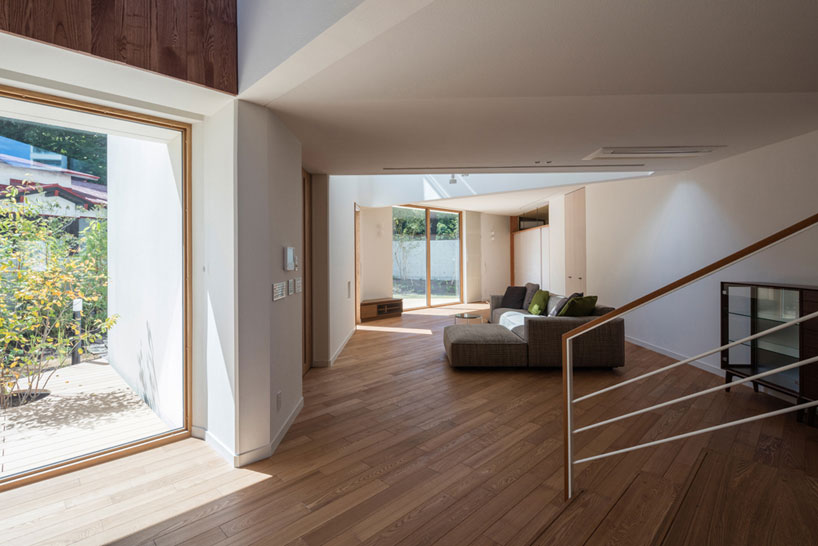 akasaka-shinichiro-atelier-n-residence-double-angle-house-japan-designboom-02