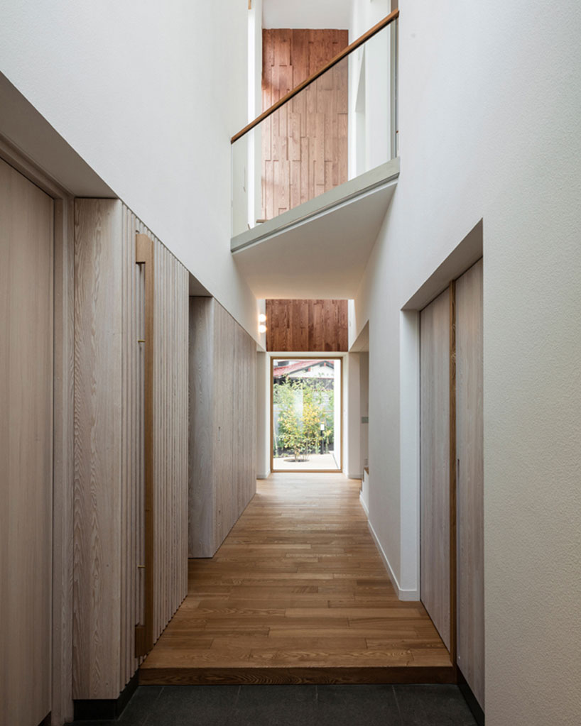 akasaka-shinichiro-atelier-n-residence-double-angle-house-japan-designboom-02