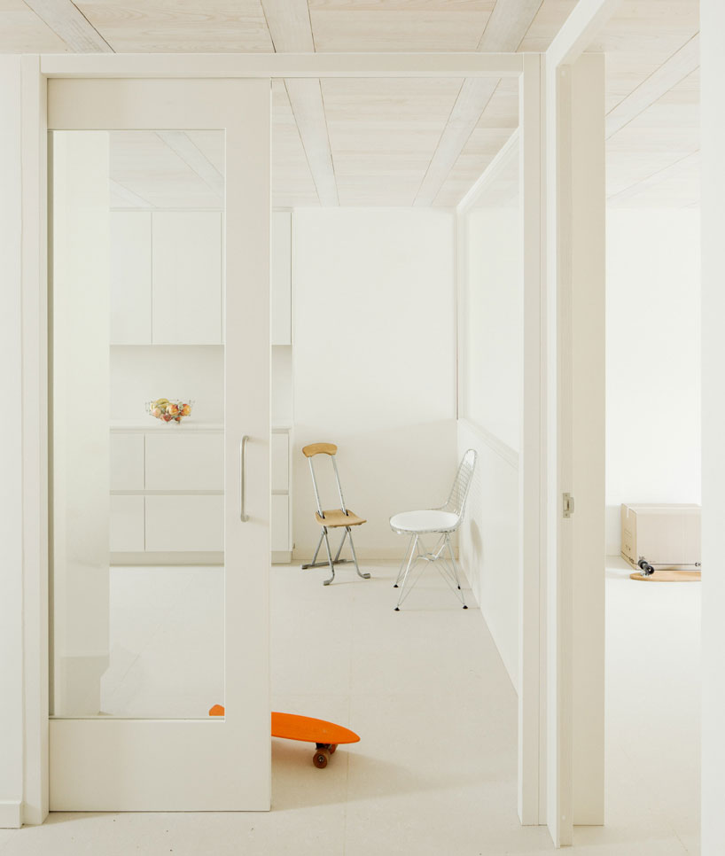 arrokabe-arquitectos-casa-do-medio-house-spain-designboom-02