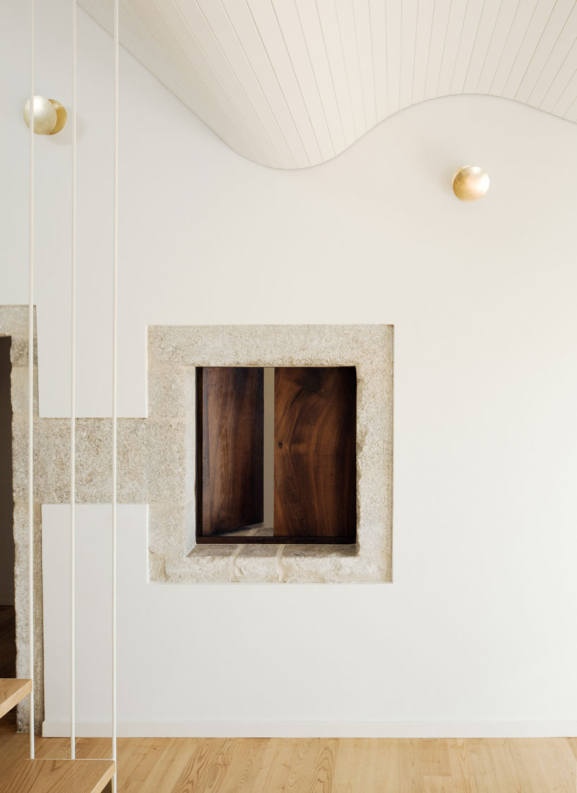 arrokabe-arquitectos-casa-do-medio-house-spain-designboom-02