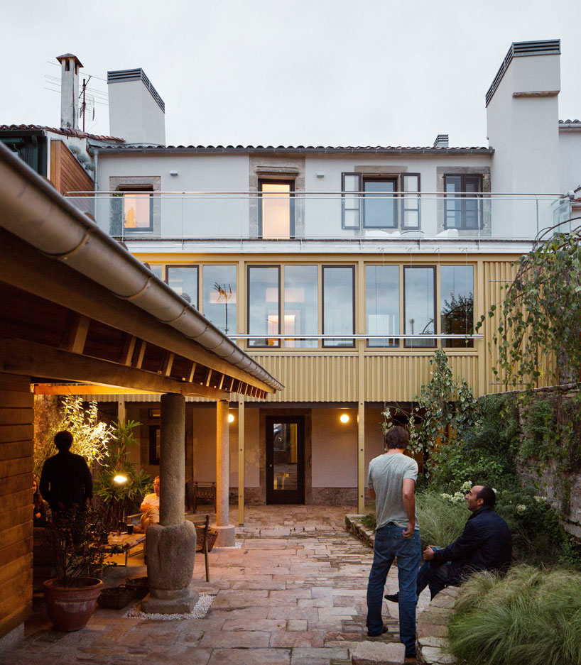 arrokabe-arquitectos-casa-do-medio-house-spain-designboom-02