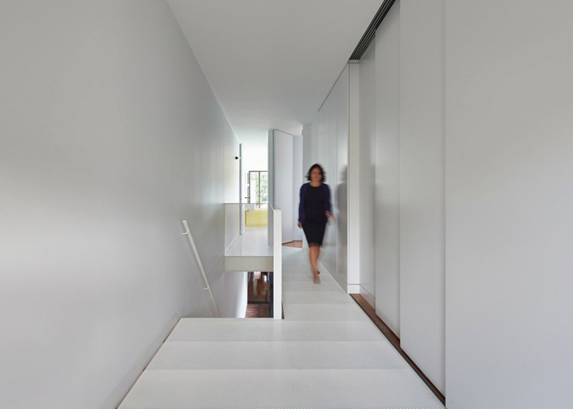austin-maynard-architects-mills-the-toy-management-house-melbourne-designboom-02