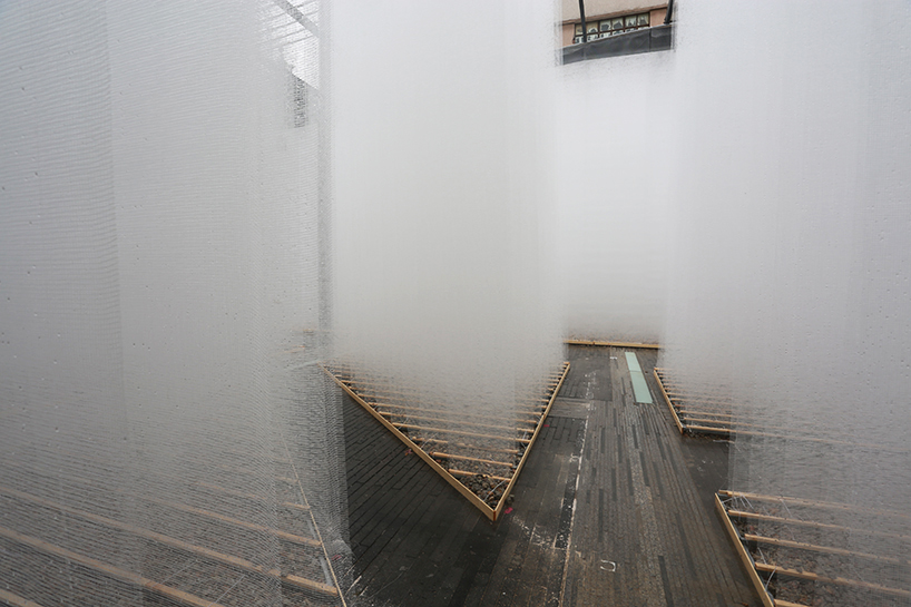 deve-build-architecture-the-fading-past-glass-fiber-net-installation-shenzhen-designboom-02