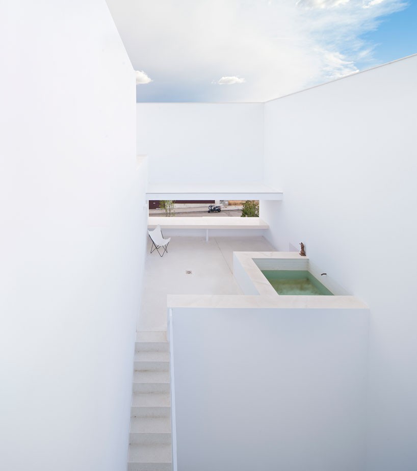 estudio campo baeza defines spanish home with sharp angles and simple ...