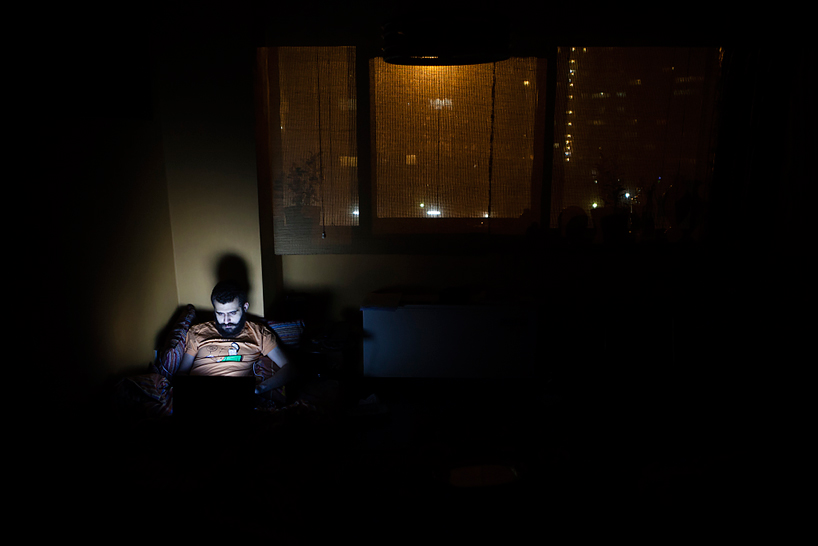 hanif-shoaei-technology-in-bed-designboom-01