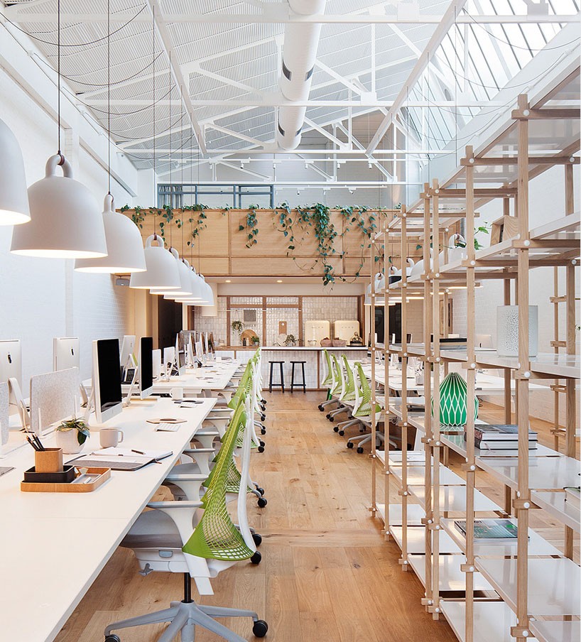 hecker guthrie creates a loft-like office for evolution 7 in melbourne
