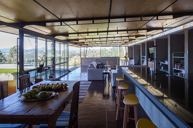 H+F arquitetos tiers mountain-side house in santo antonio do pinhal