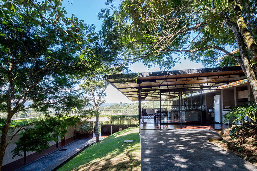 H+F arquitetos tiers mountain-side house in santo antonio do pinhal