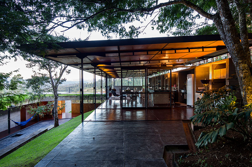 H+F arquitetos tiers mountain-side house in santo antonio do pinhal