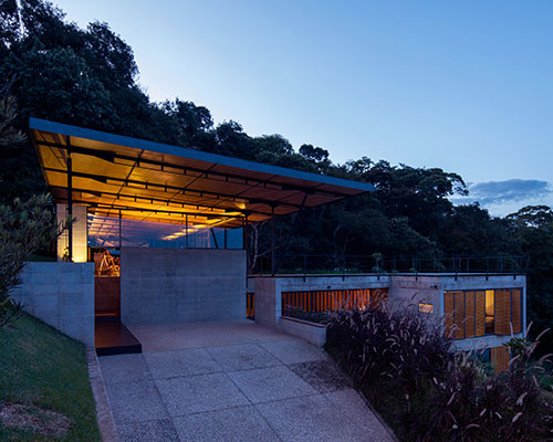 H+F arquitetos tiers mountain-side house in santo antonio do pinhal