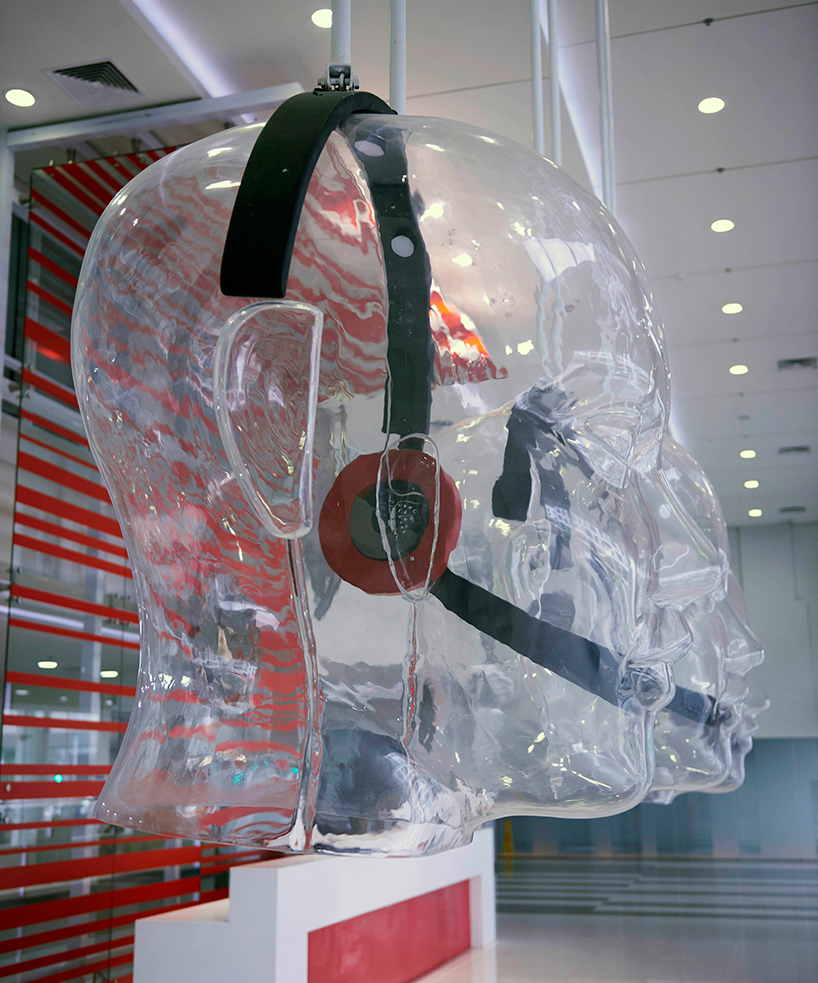 jefre-talking-heads-manila-philippines-designboom-06