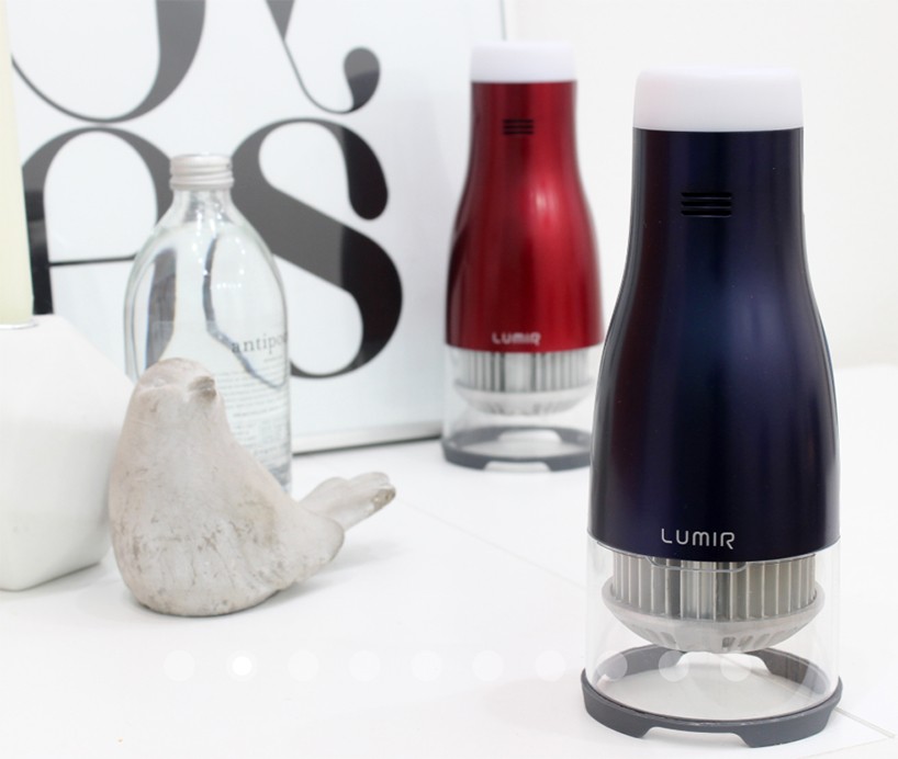 lumir-c-candle-powered-LED-lamp-designboom-06
