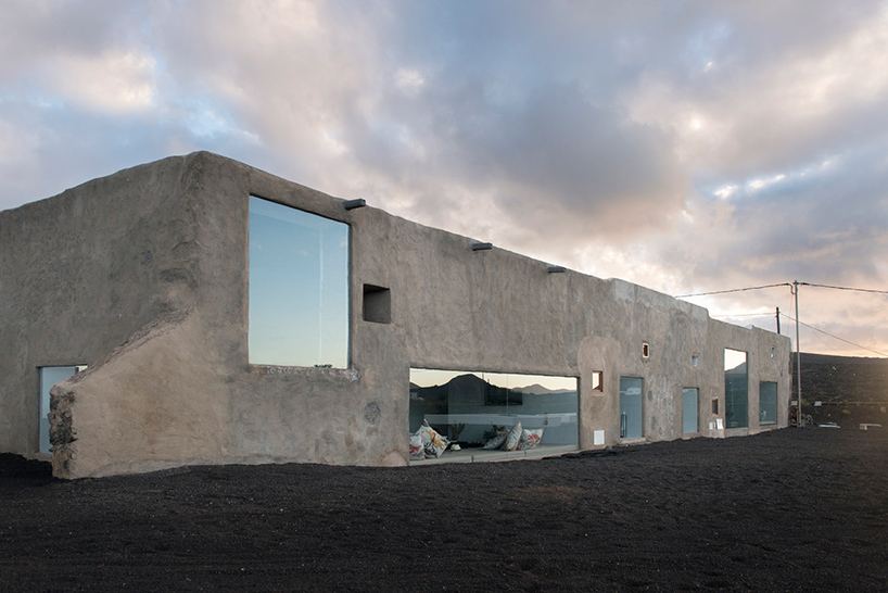 nestor-perez-batista-tegoyo-I-la-geria-lanzarote-canary-islands-designboom-02