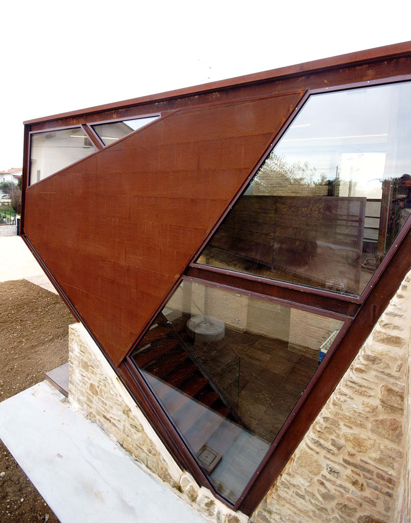 Rocco Valentini Restores Th Century Home With Corten Addition