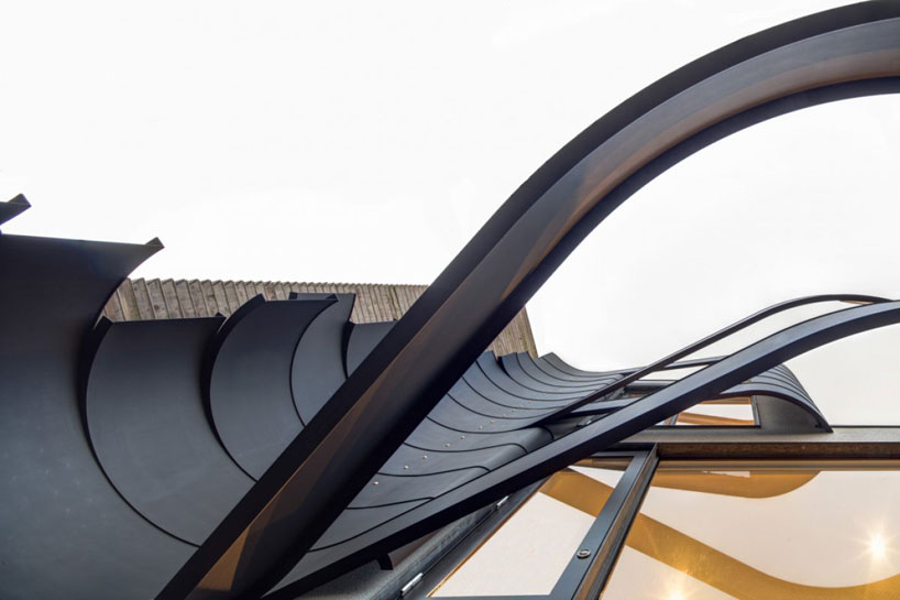 ron-arad-d-house-tokyo-issho-architects-designboom-02