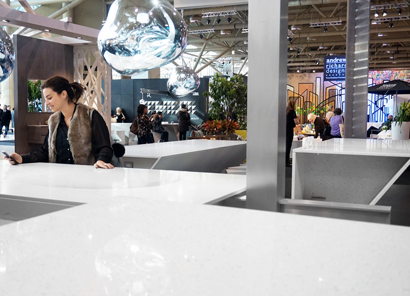 https://static.designboom.com/wp-content/uploads/2016/01/tom-dixon-sculpts-ICE-kitchen-installation-for-caesarstone-at-IDS-toronto-designboom-14.jpg