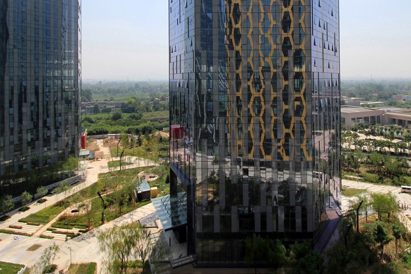 MCEC_Interdesign-Associates-+-Hugo-Kohno-Architect-Associates_designboom_07