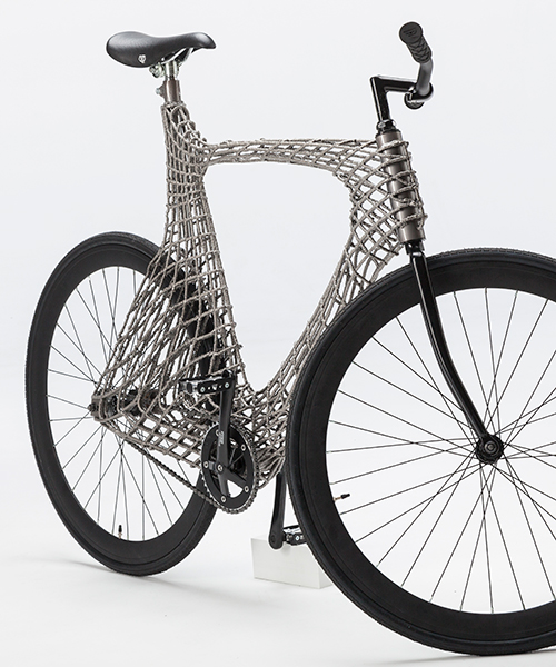 TU delft students use MX3D robots to 3D print stainless steel arc bicycle