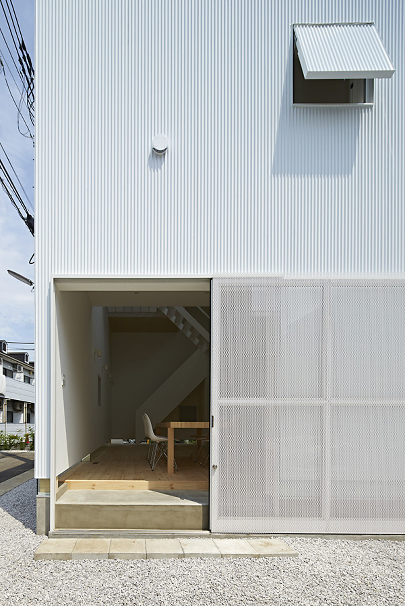 a.l.x.-junichi-sampei-north-site-rail-side-designboom-005