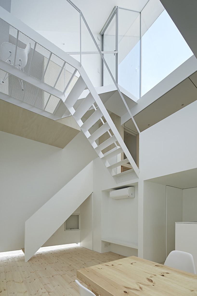 a.l.x.-junichi-sampei-north-site-rail-side-designboom-008