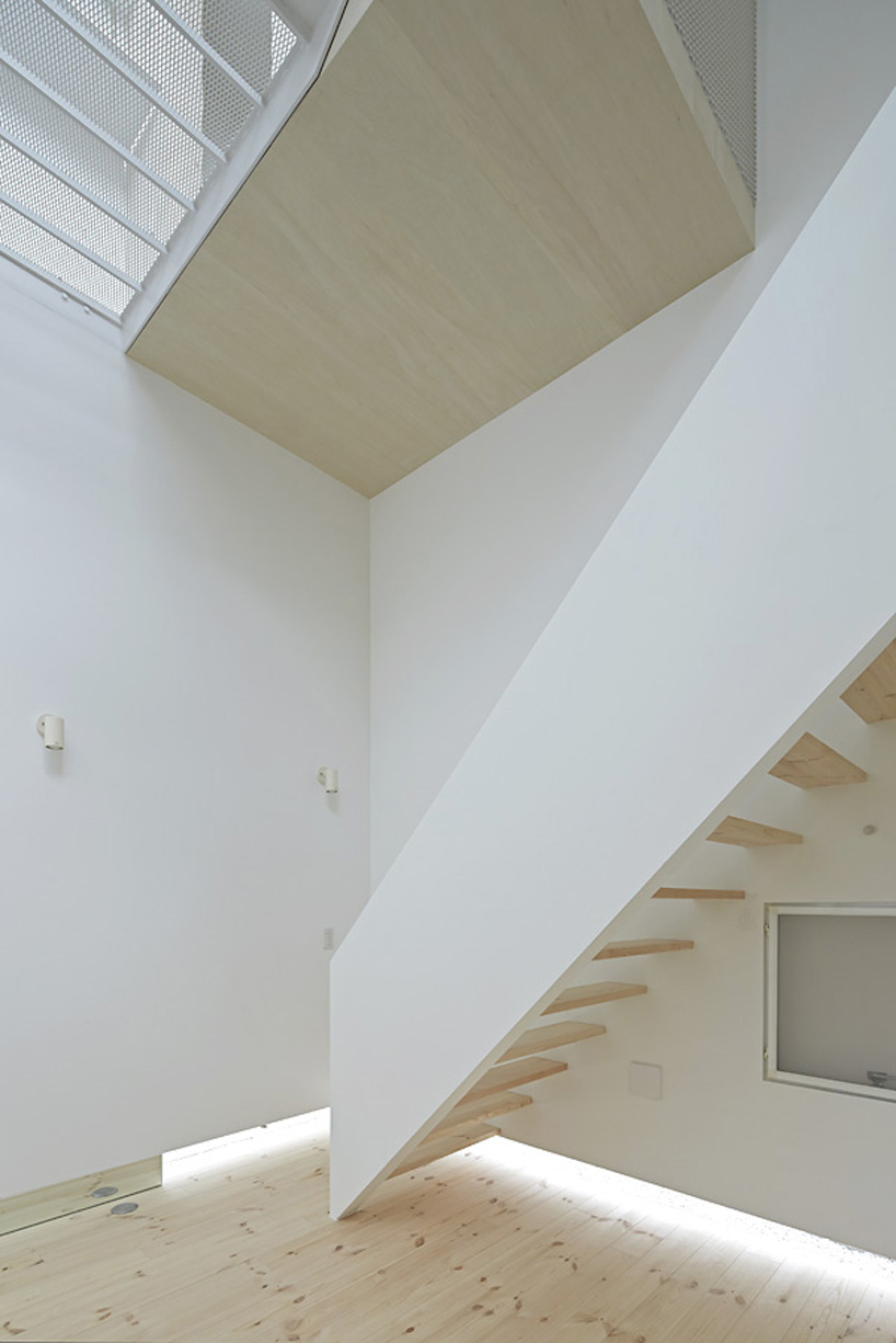 a.l.x.-junichi-sampei-north-site-rail-side-designboom-009