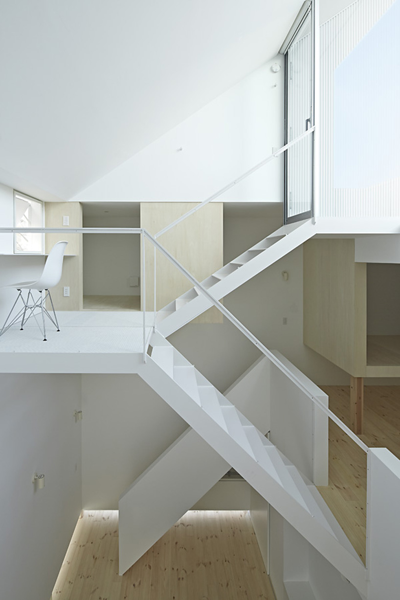 a.l.x.-junichi-sampei-north-site-rail-side-designboom-014