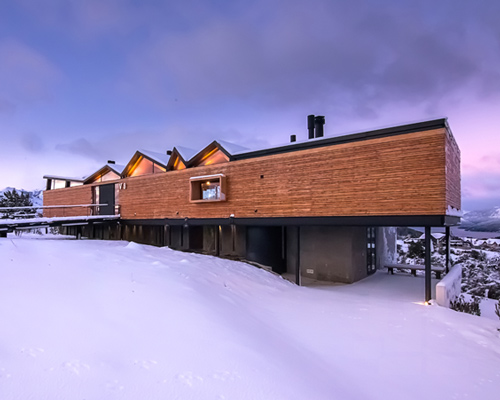alric galindez tops casa CS with folded roof in mountainous argentina