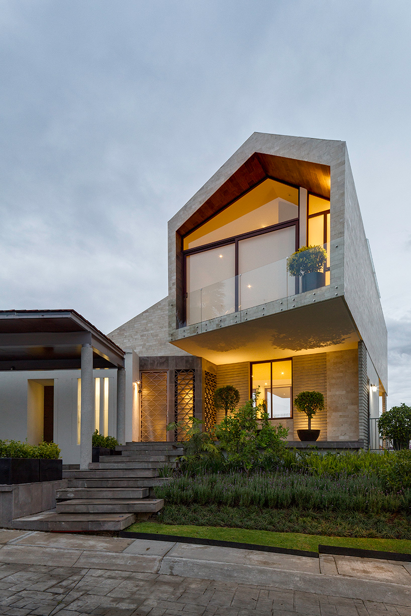 arqmov-workshop-casa-LPZ-house-mexico-city-designboom-02